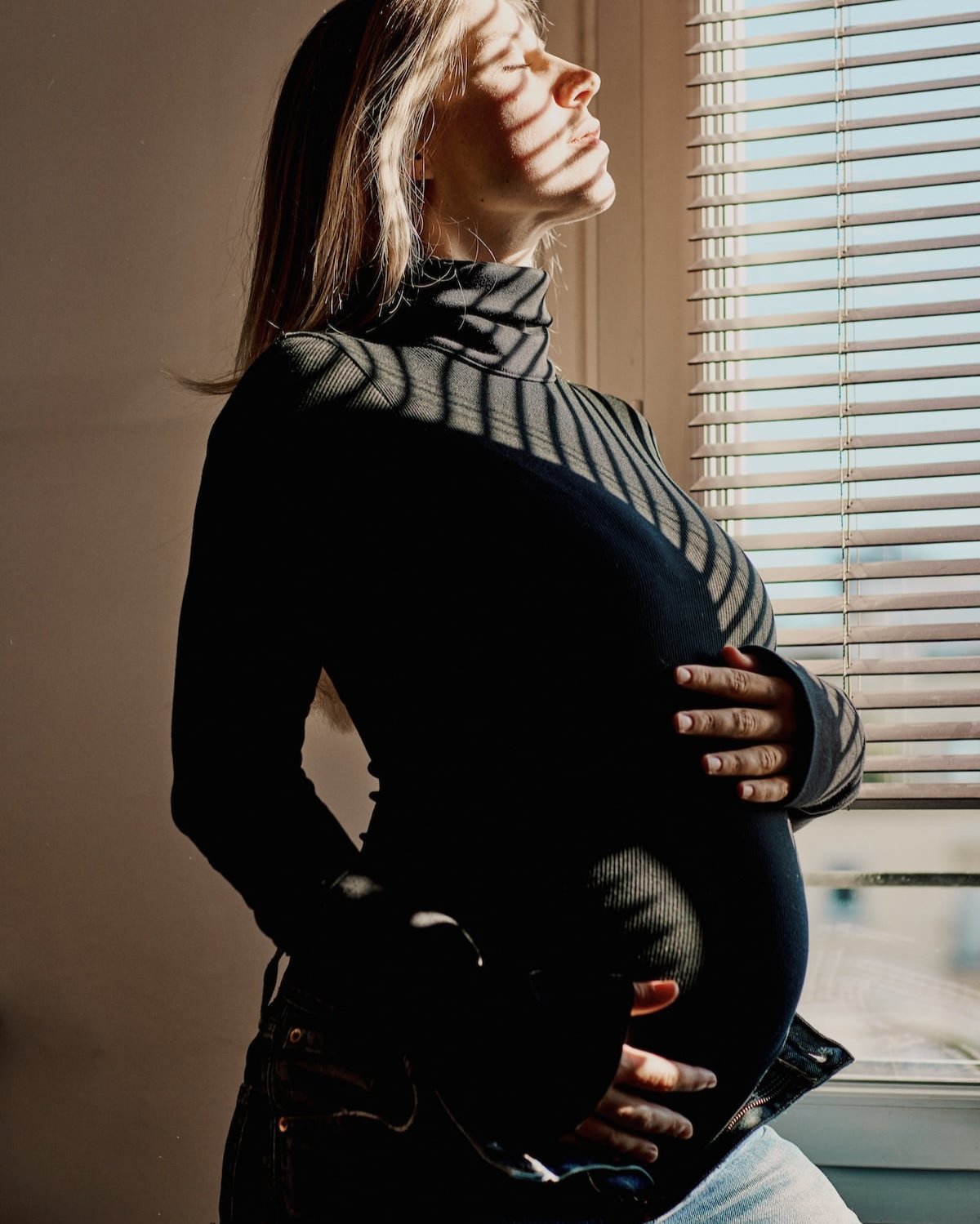 BODY-NOIR-FEMME-COL-ROULÉ-FEMME-ENCEINTE