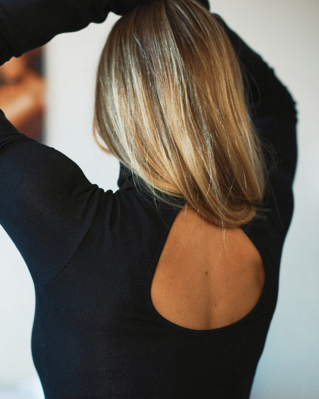 BODY-NOIR-FEMME-COL-ROULÉ-DOS-OUVERT-GROSSESSE